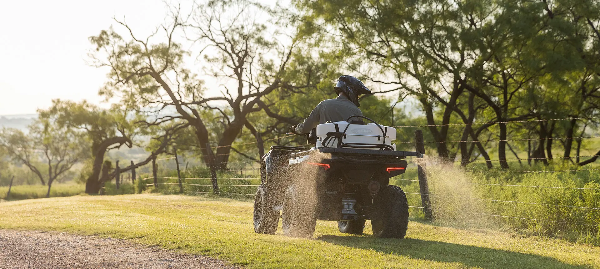 Arrosage du terrain sur un Polaris Sportsman
