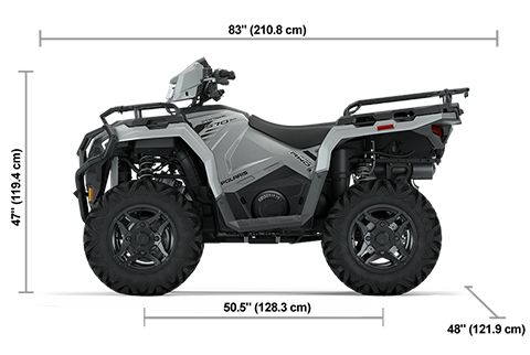 Vista lateral del Polaris Sportsman 570 Ultimate de 2025 en Turbo Silver con dimensiones de altura, ancho y longitud.