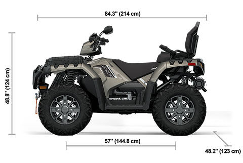 Vue latérale du Polaris Sportsman Touring XP 1000 Trail 2025 Heavy Metal avec les dimensions de hauteur, de largeur et de longueur.