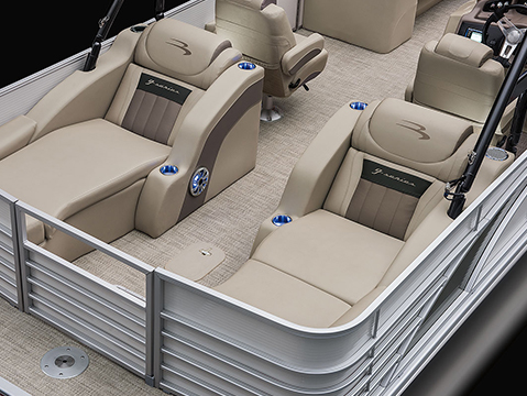 Stern Lounge Layout