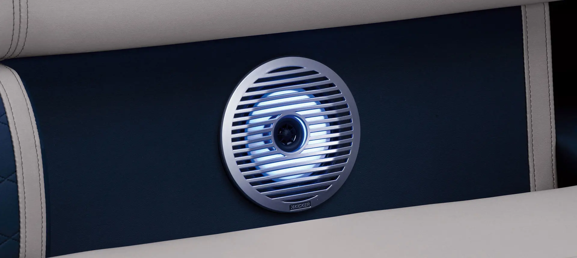 integrated kicker speakers on a bennington l bowrider pontoon boat