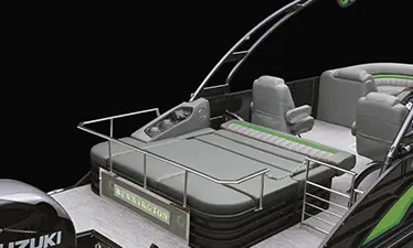 Bennington LX pontoon with swingback floor plan