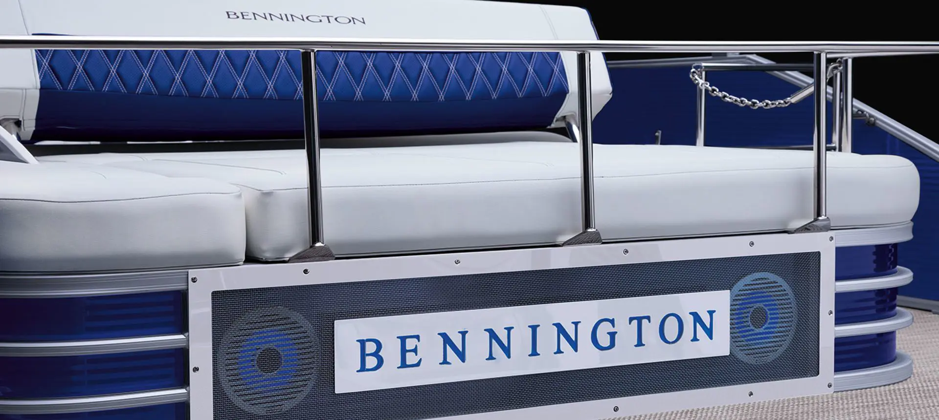 integrated speaker and logo on a bennington lx pontoon boat