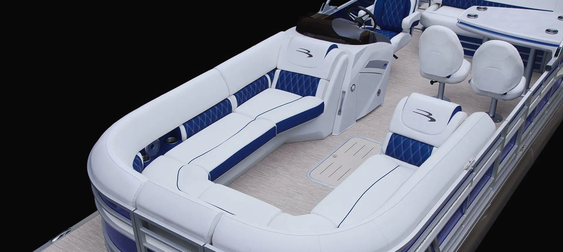 aerial view of the bow seating on a bennington lx pontoon boat with entertainment floor plan