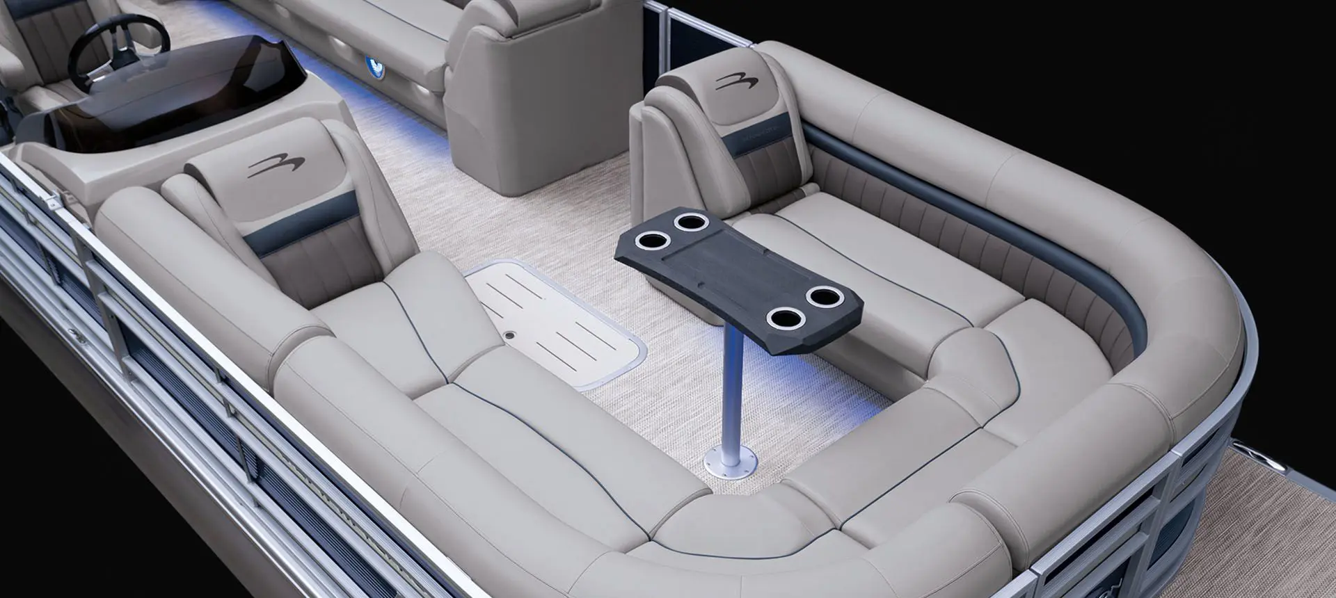 bow seating on a bennington lx pontoon boat with quad bench floor plan