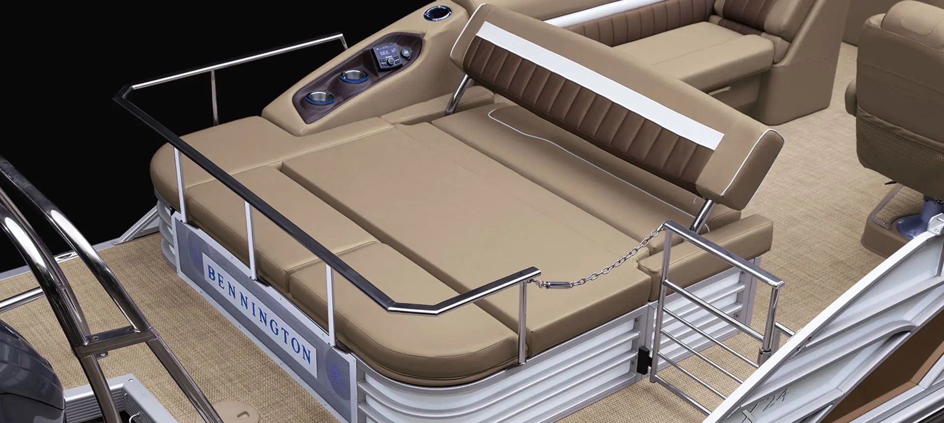 swingback seat on a bennington lx pontoon boat