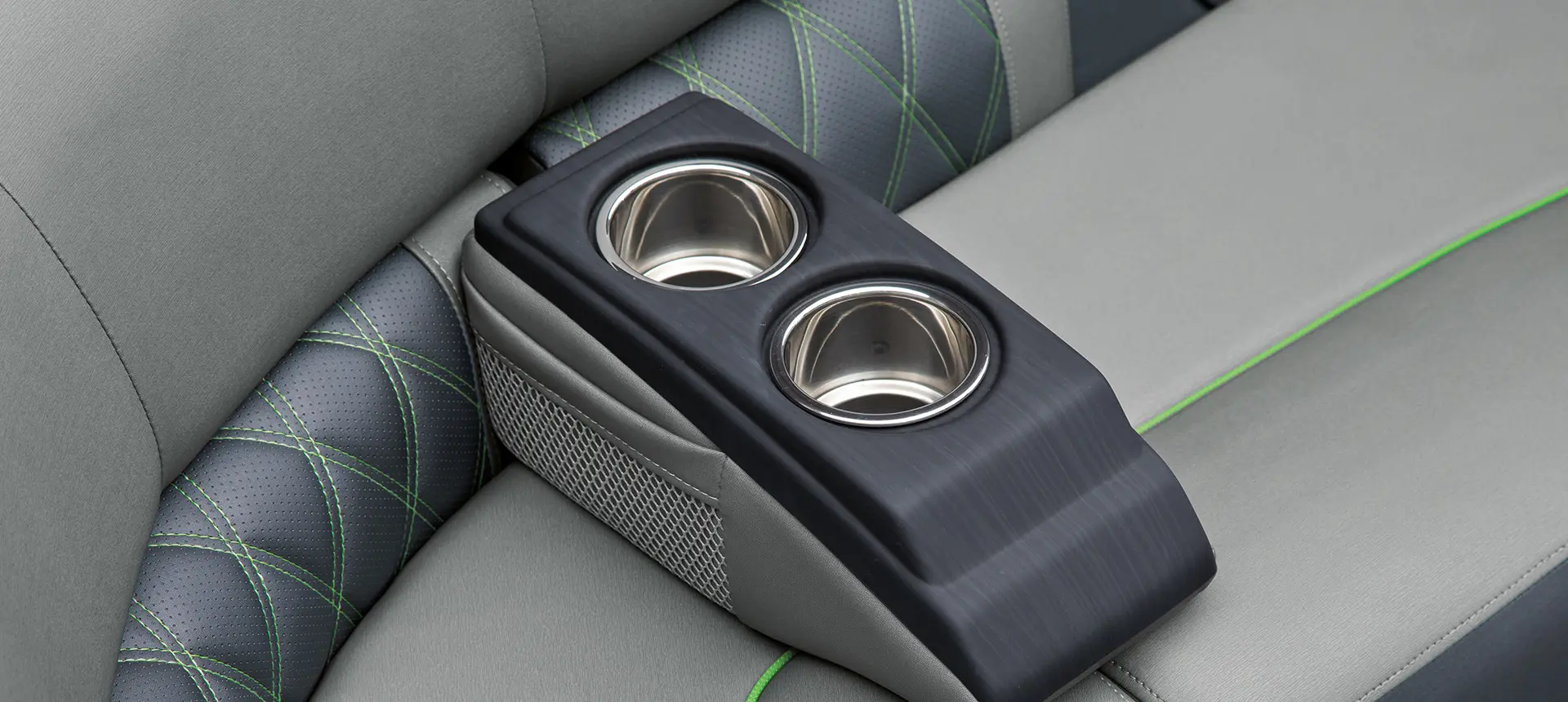 moveable cupholders on a bennington q pontoon boat