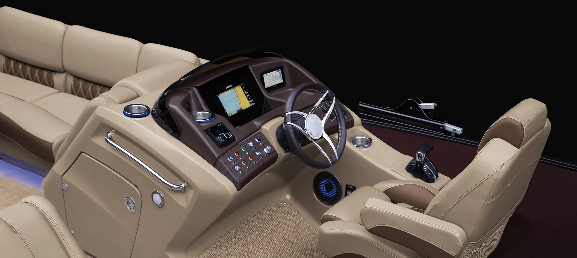 bennington q line helm and captain's chair