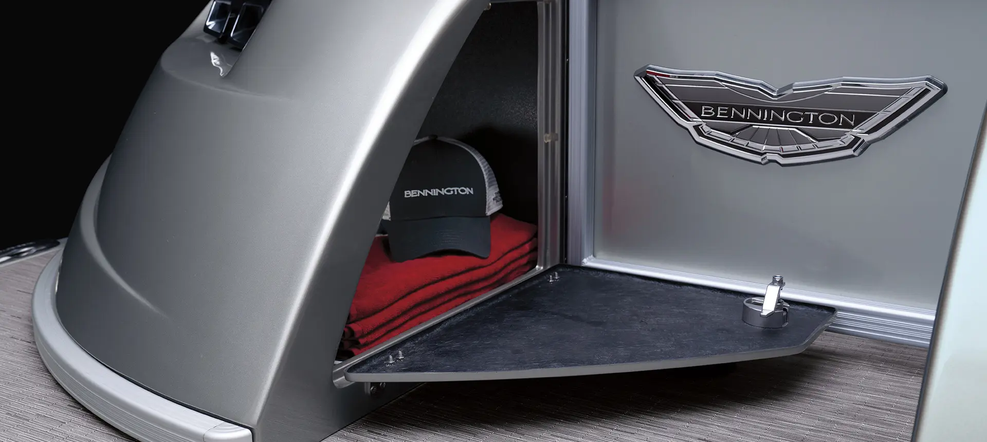 exterior bow storage on a Bennington Q Pontoon Boat