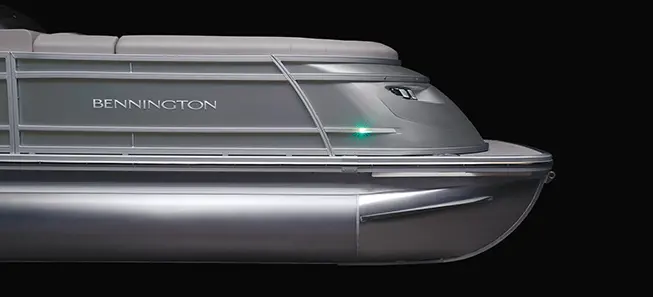 exterior bow rail profile on a Bennington Q Pontoon Boat