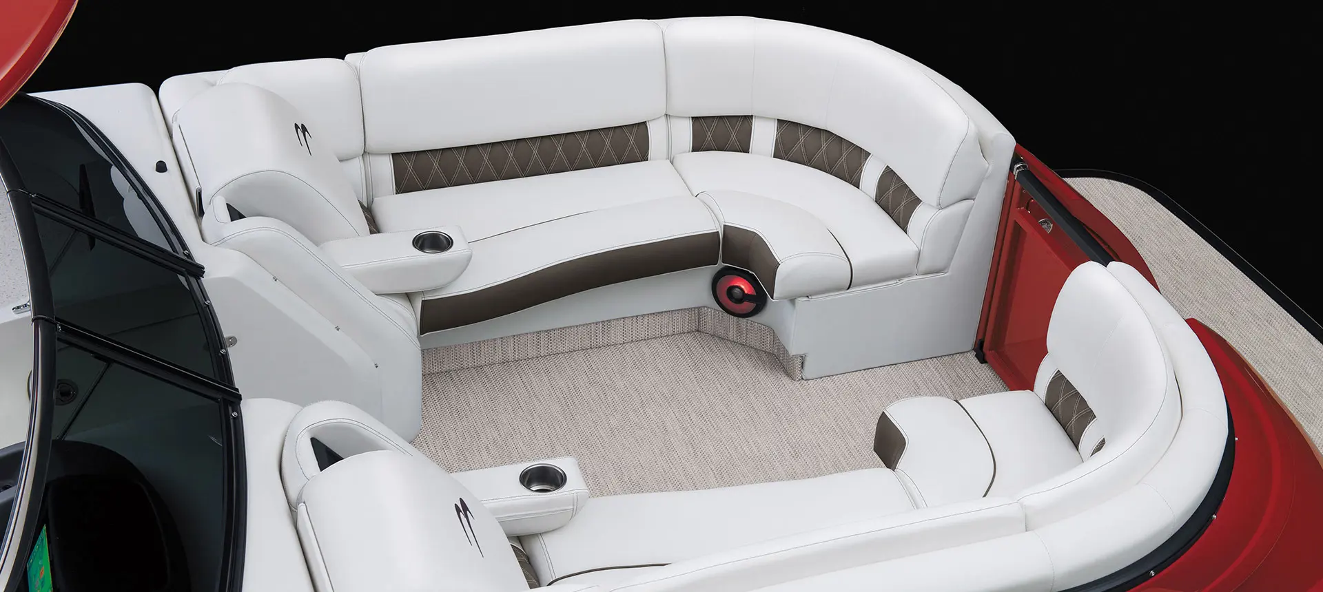 quad bench floor plan layout on a Bennington QX pontoon