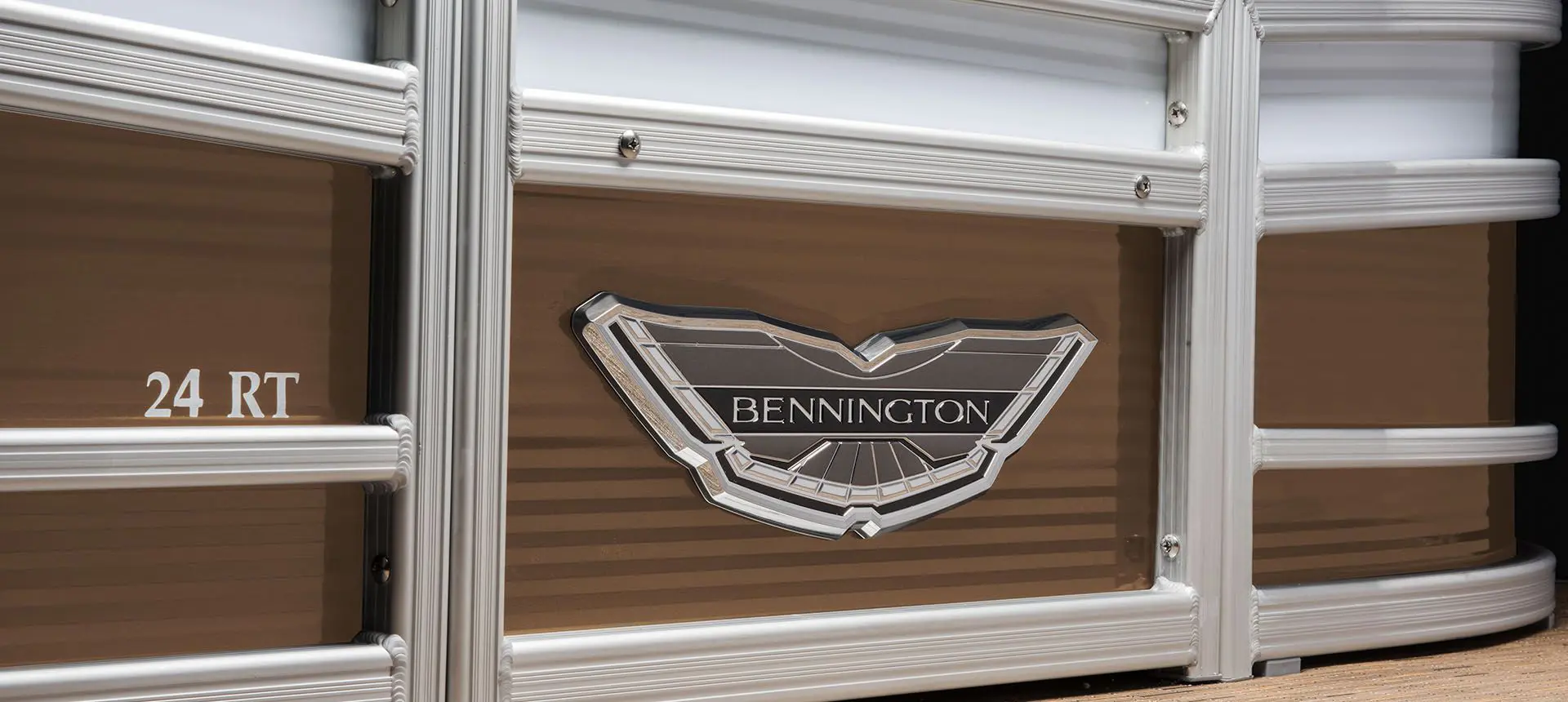 close up of bow gate on a Bennington R Bowrider Pontoon Boat