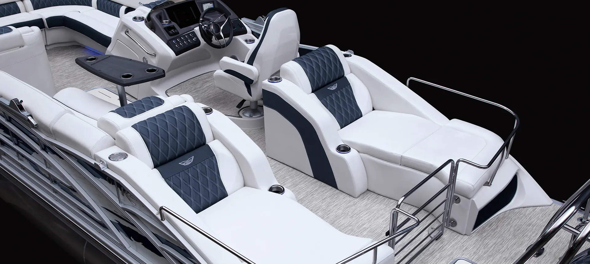 aerial view of the stern lounge seats on a Bennington R pontoon
