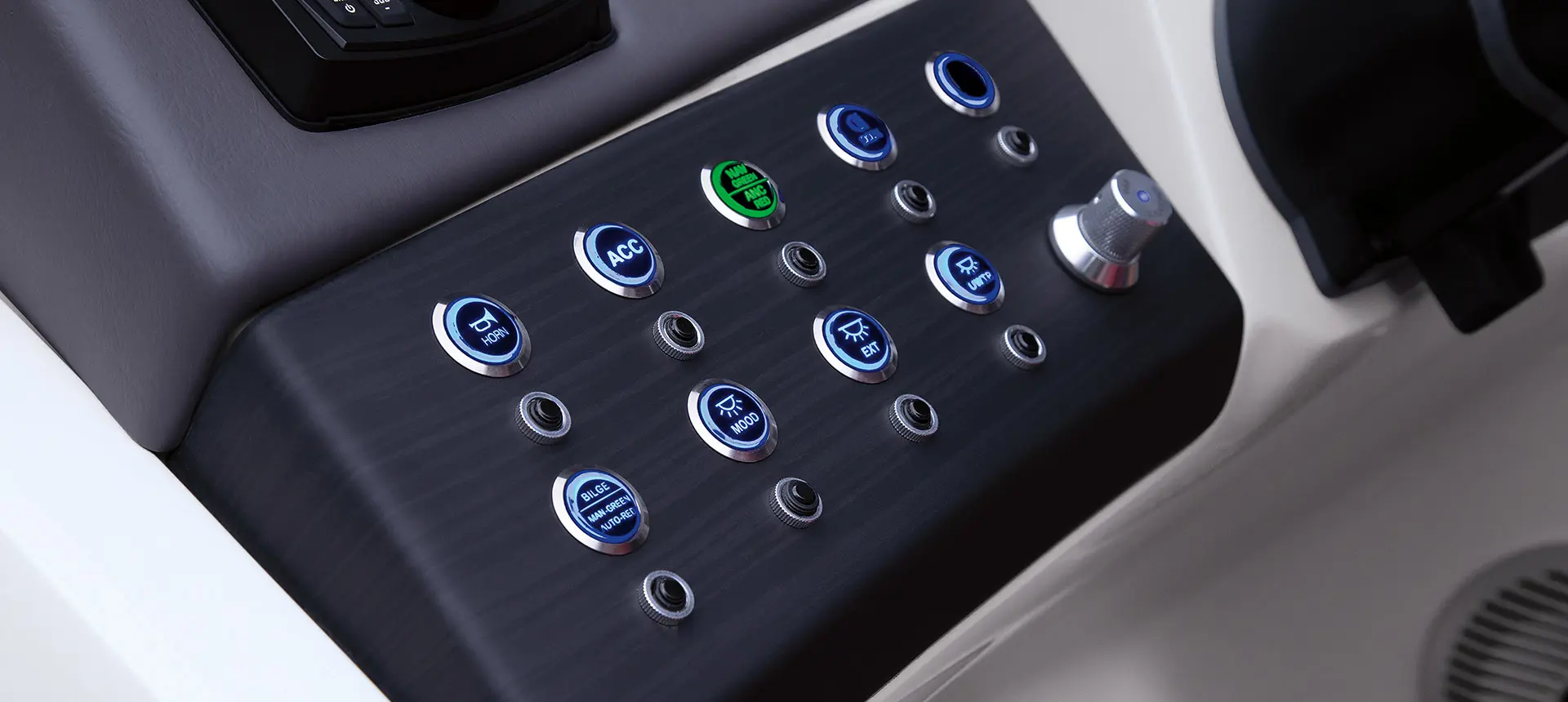 buttons on the helm of a Bennington R pontoon