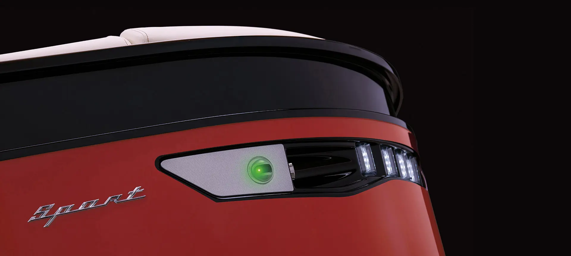 navigation lights on the bow of a bennington rx sport pontoon boat