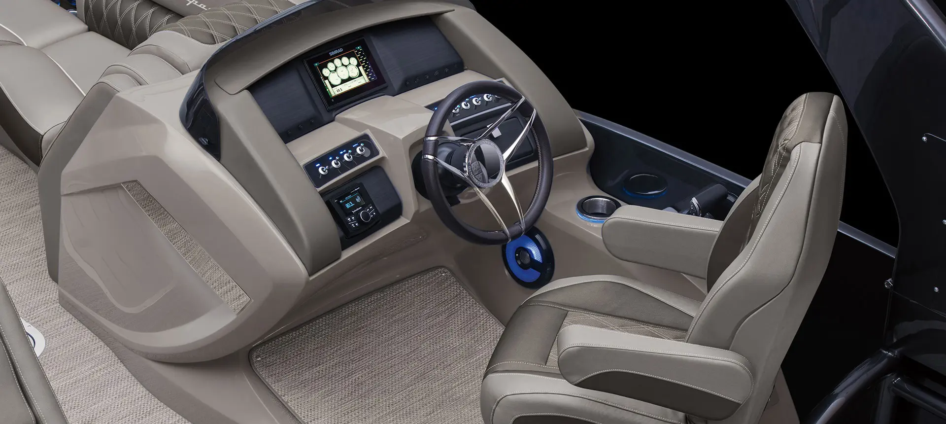 chair, steering wheel and console on a Bennington RX Sport pontoon boat