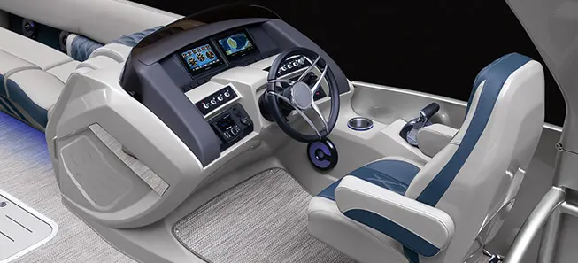 captain's chair and steering console on a Bennington RX Sport pontoon boat