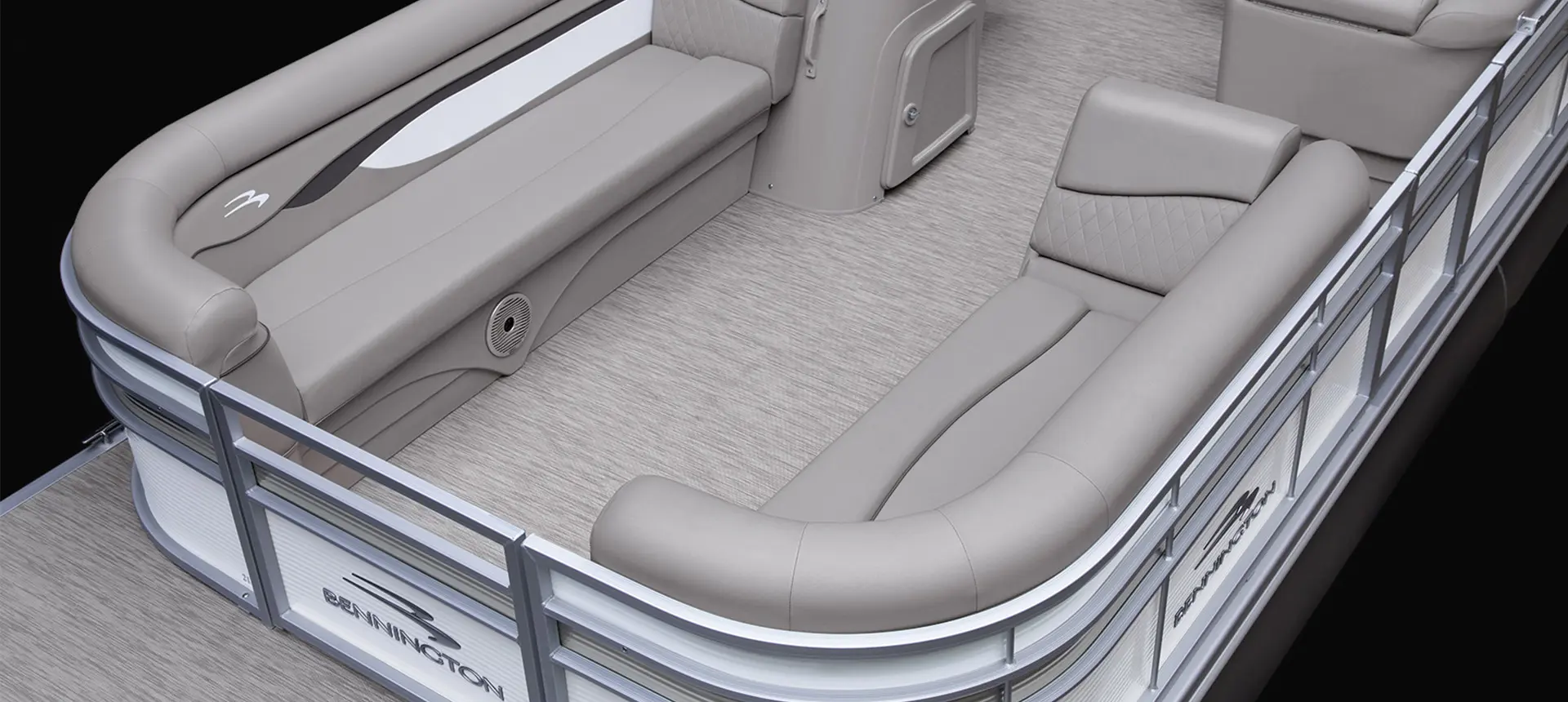 bow seating on a Bennington S pontoon boat