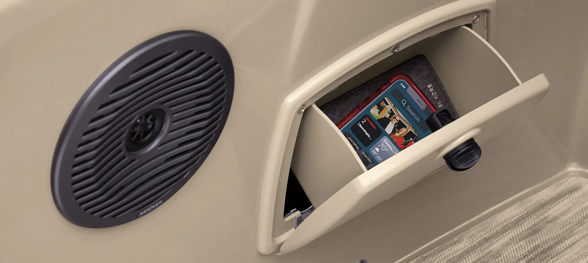 integrated speaker and storage on a Bennington S pontoon boat