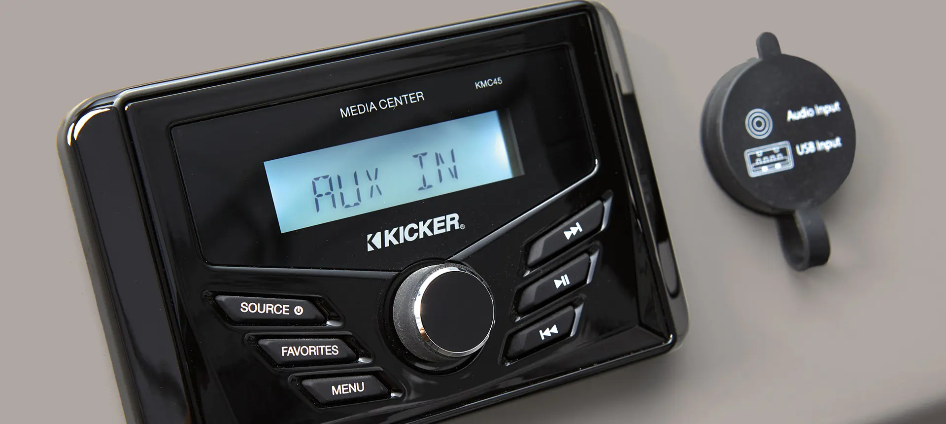 kicker stereo on a Bennington SV pontoon boat