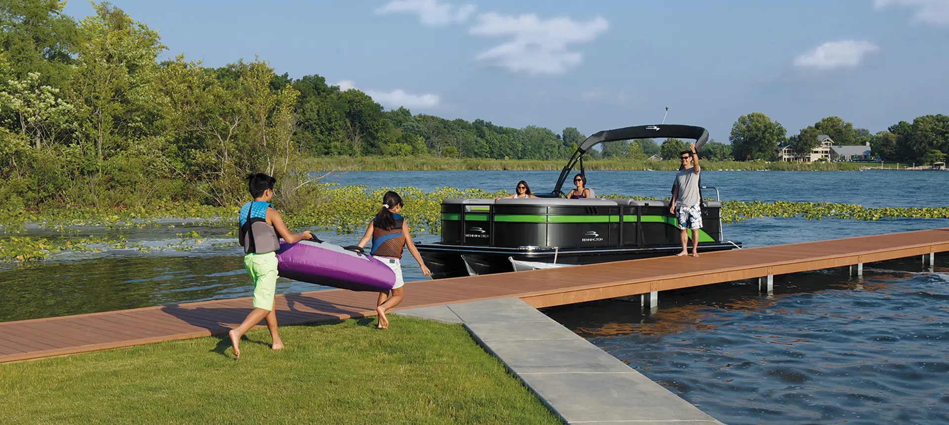 Bennington Marine SX Series Pontoon Boat