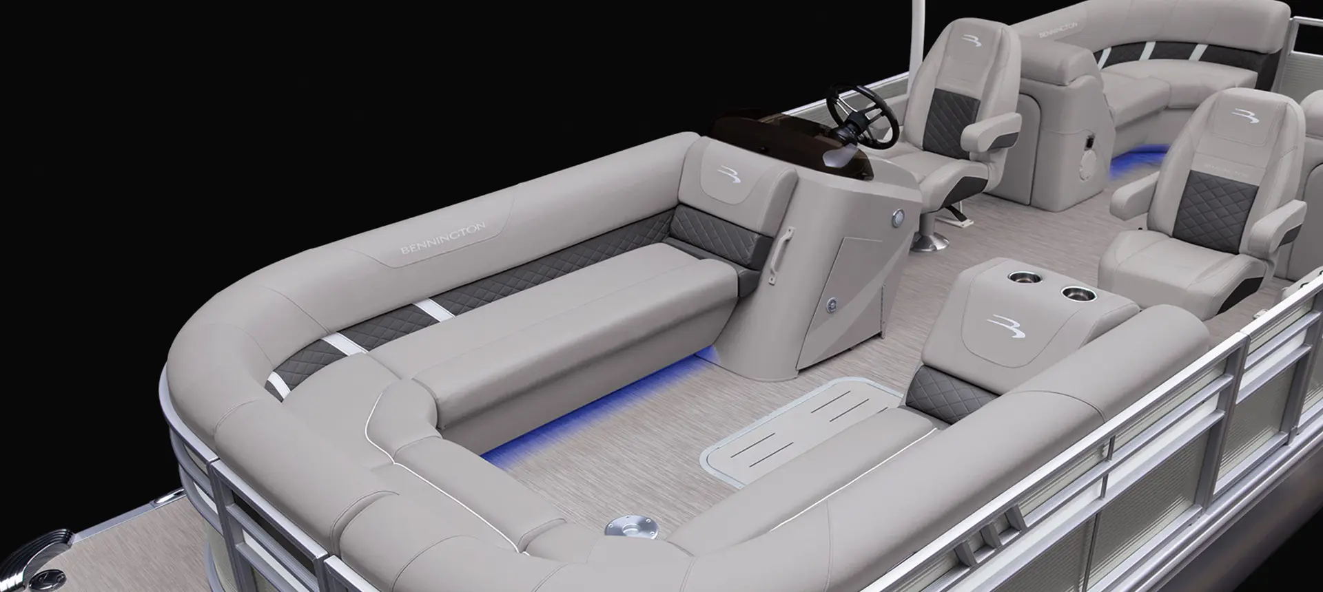 bow seating on a Bennington SX pontoon boat with quad bench floor plan