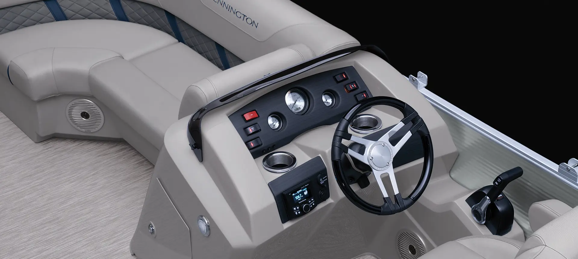 steering console on a Bennington SX pontoon boat