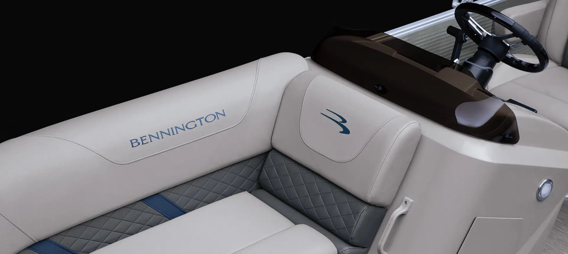 bow seating on a bennington sx pontoon boat