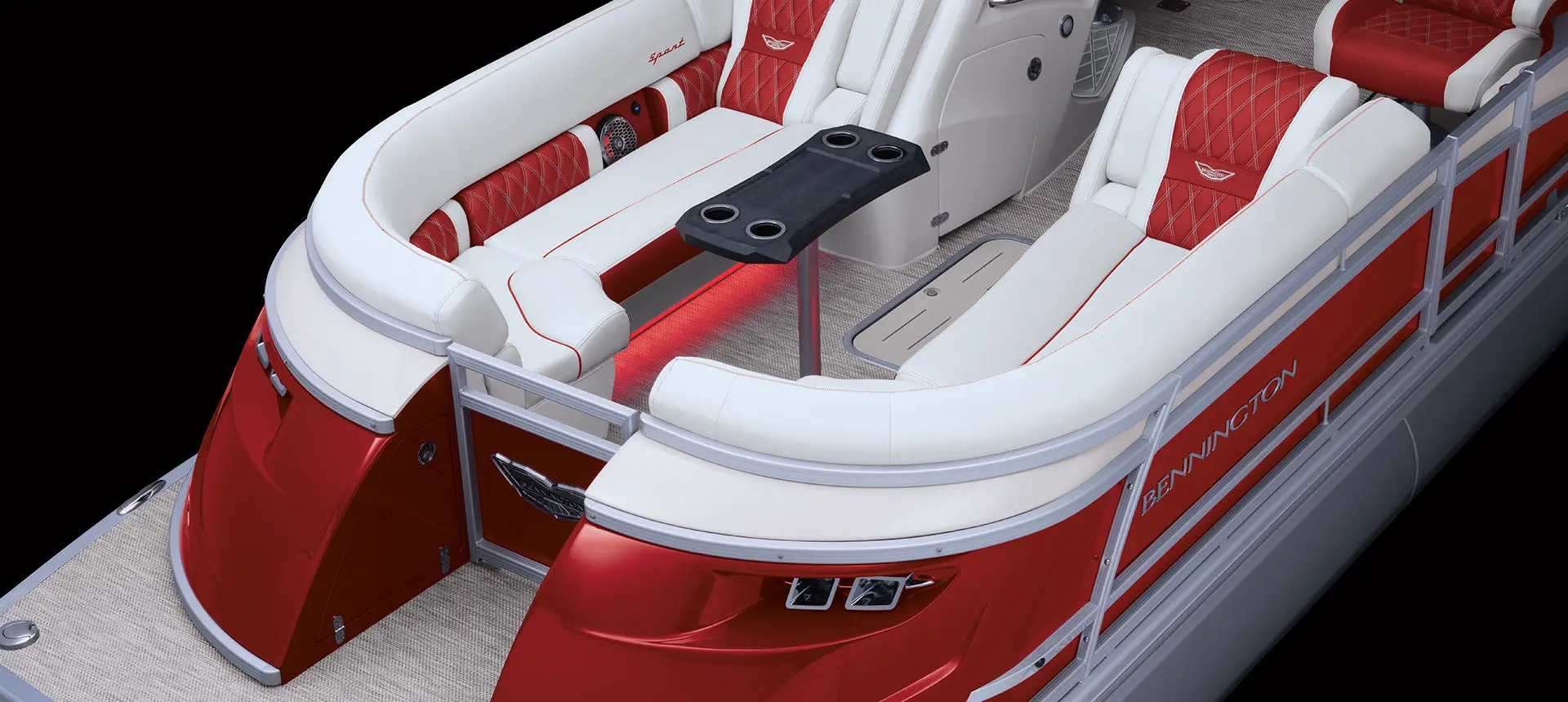 bow seating and table on a bennington q pontoon boat