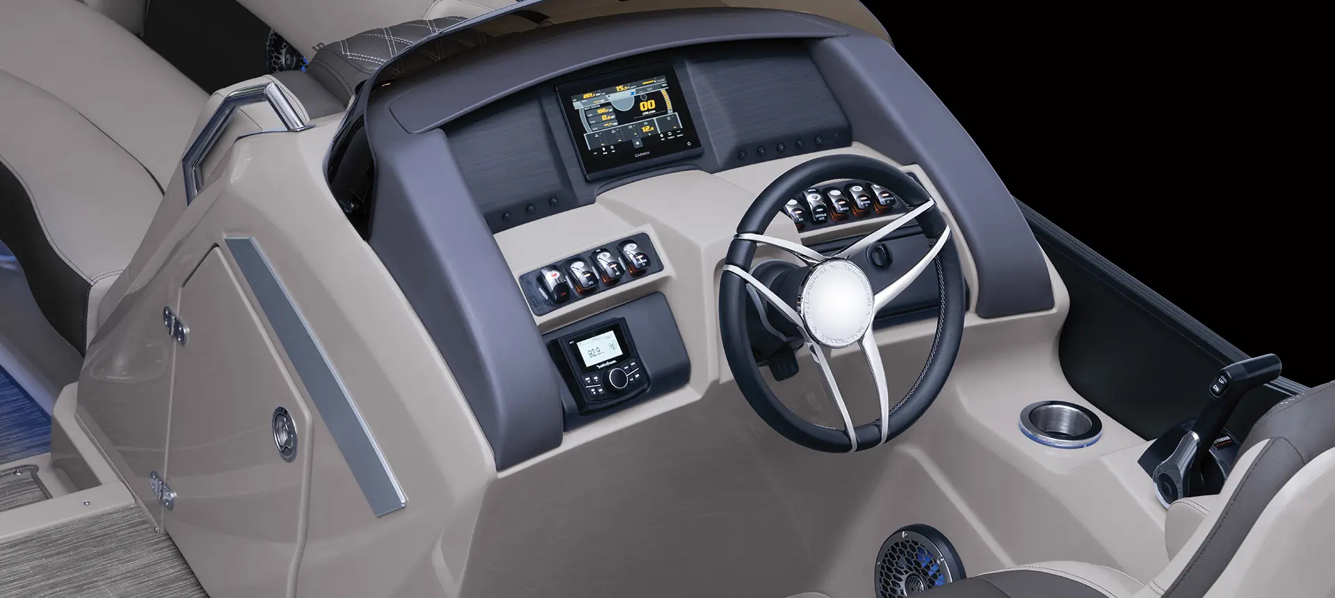 aerial view of the helm on a Bennington R Bowrider Pontoon Boat