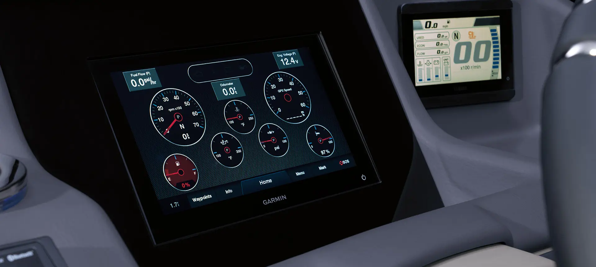 garmin screen on the helm of a Bennington R pontoon