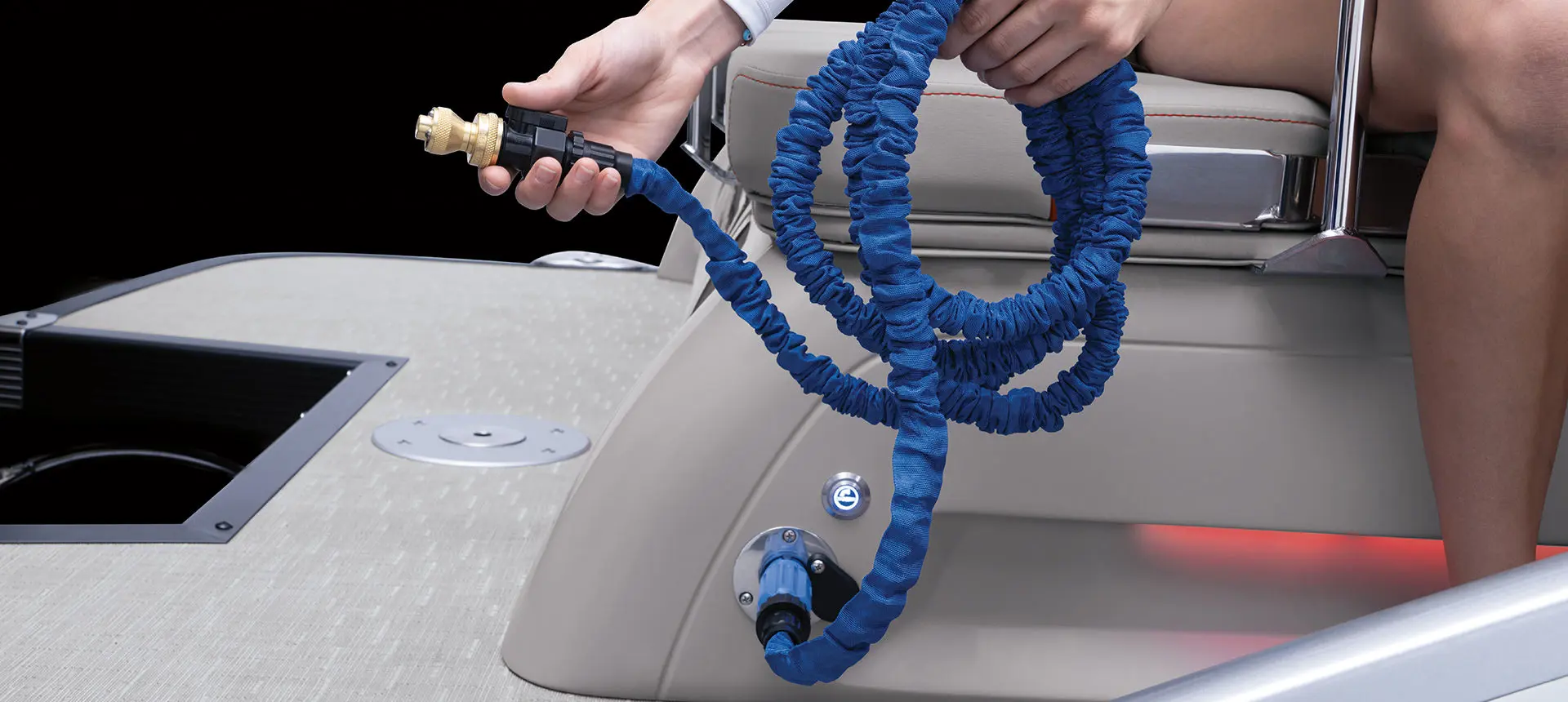 wash-down hose on a bennington rx sport pontoon boat