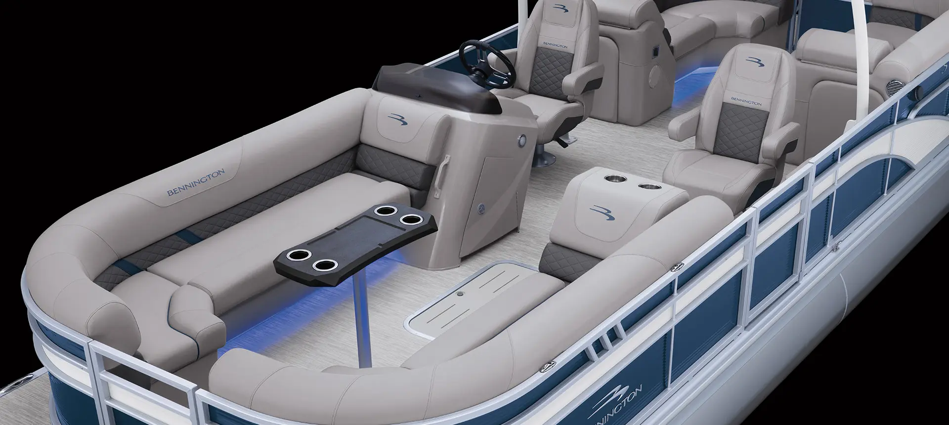 bow seating with table on a bennington sx pontoon boat