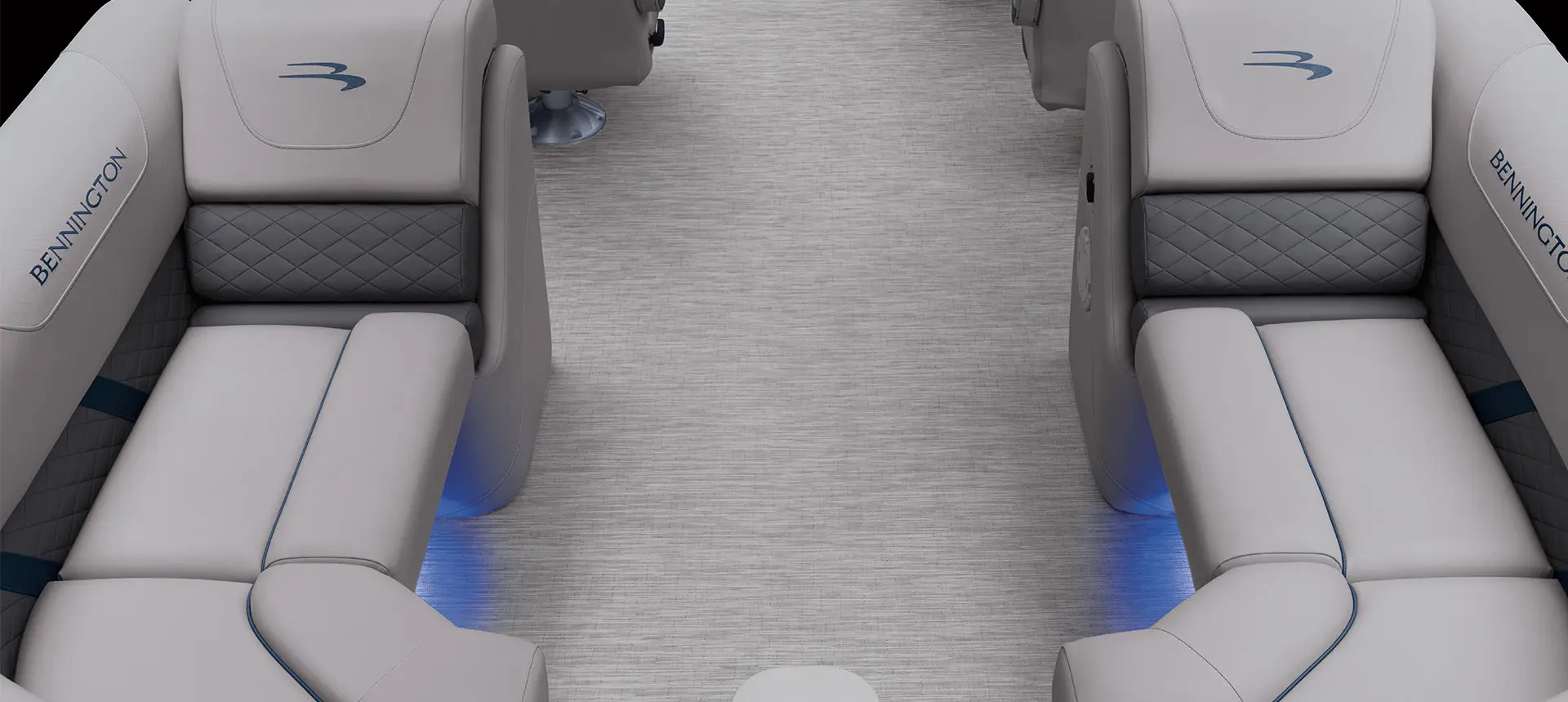 stern seating on a bennington sx pontoon boat