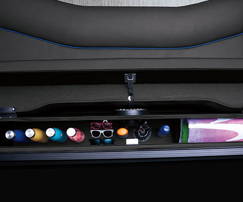 Integrated storage options on a Bennington L Bowrider Line pontoon boat.
