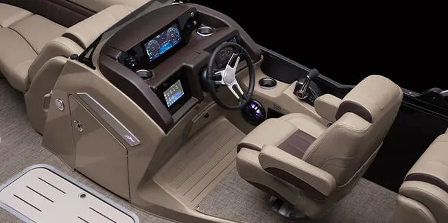 Premium badging on a Bennington LX Sport pontoon boat.