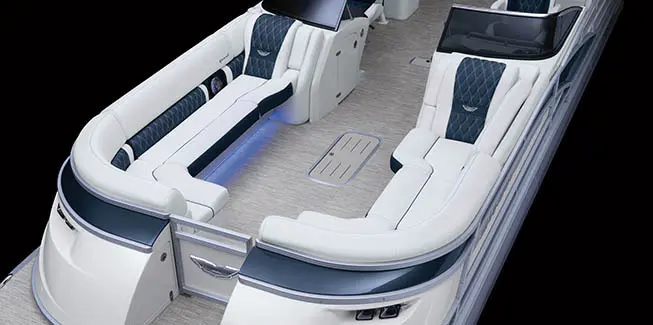 Overhead view of the bow seating options on a Bennington Q Line pontoon boat.