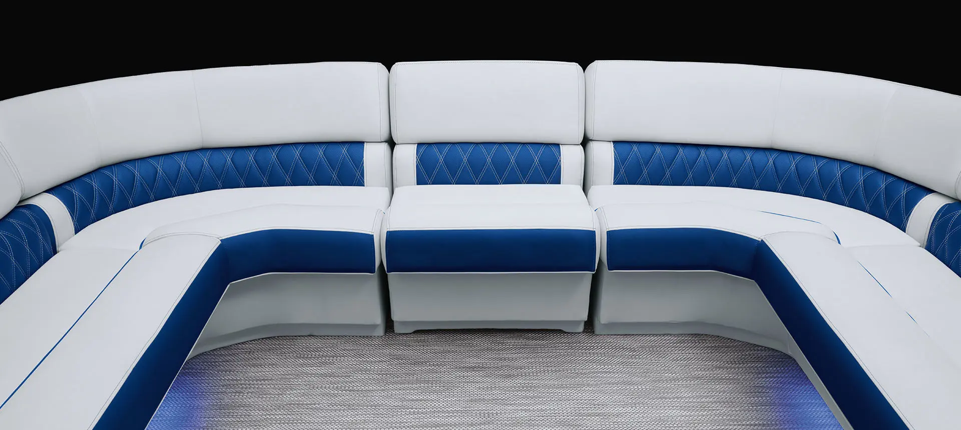 Bow seating on a Bennington QX Line pontoon boat.