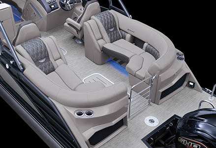 Bennington R Bowrider Line pontoon boat with Quad Bench layout.