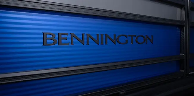 Closeup of the badging on a Bennington S Line pontoon boat.