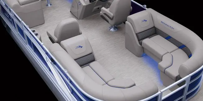 Aerial view of the stern seating on a Bennington SX Line pontoon boat with Quad Bench layout.