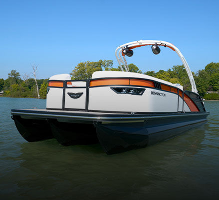 Explore L Series Pontoons & Tritoons.