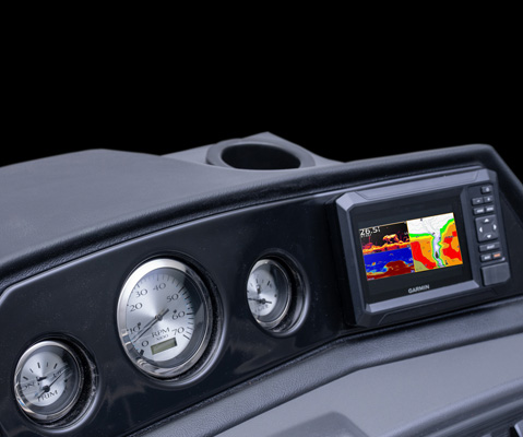 Garmin Echo Map technology on digital dash display on a Bennington S One pontoon boat. 