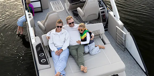 Overhead view of the layout and co-captain's chairs on a Bennington R Line pontoon boat.