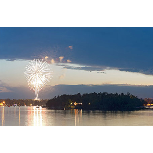 Pontoon-Boater’s Guide to Watching Fireworks