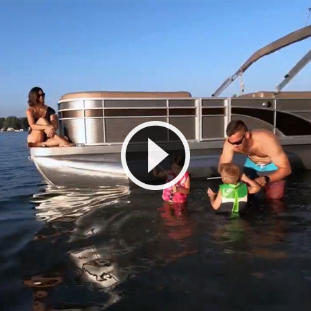 Vue d'ensemble des bateaux pontons Bennington haute performance de luxe 2019