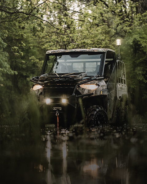 Voiture Hors Route Extreme Tour Hors Route En Forêt Offroad Car