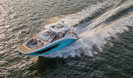 Hurricane SunDeck 3200 Honored With 2026 Miami Innovation Award | Polaris