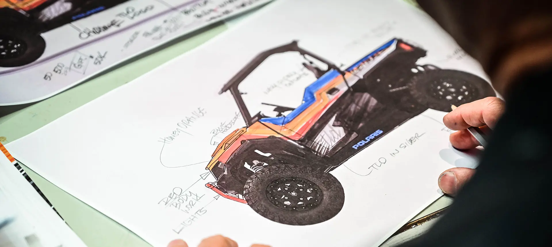 Drawing of the Polaris General XP 1000 Troy Lee Designs Edition side by side