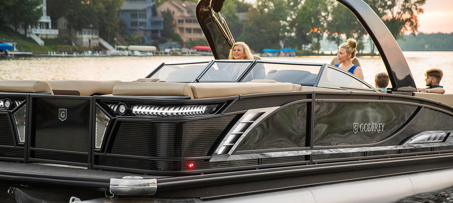 Sanpan Windshield Models Godfrey Pontoon